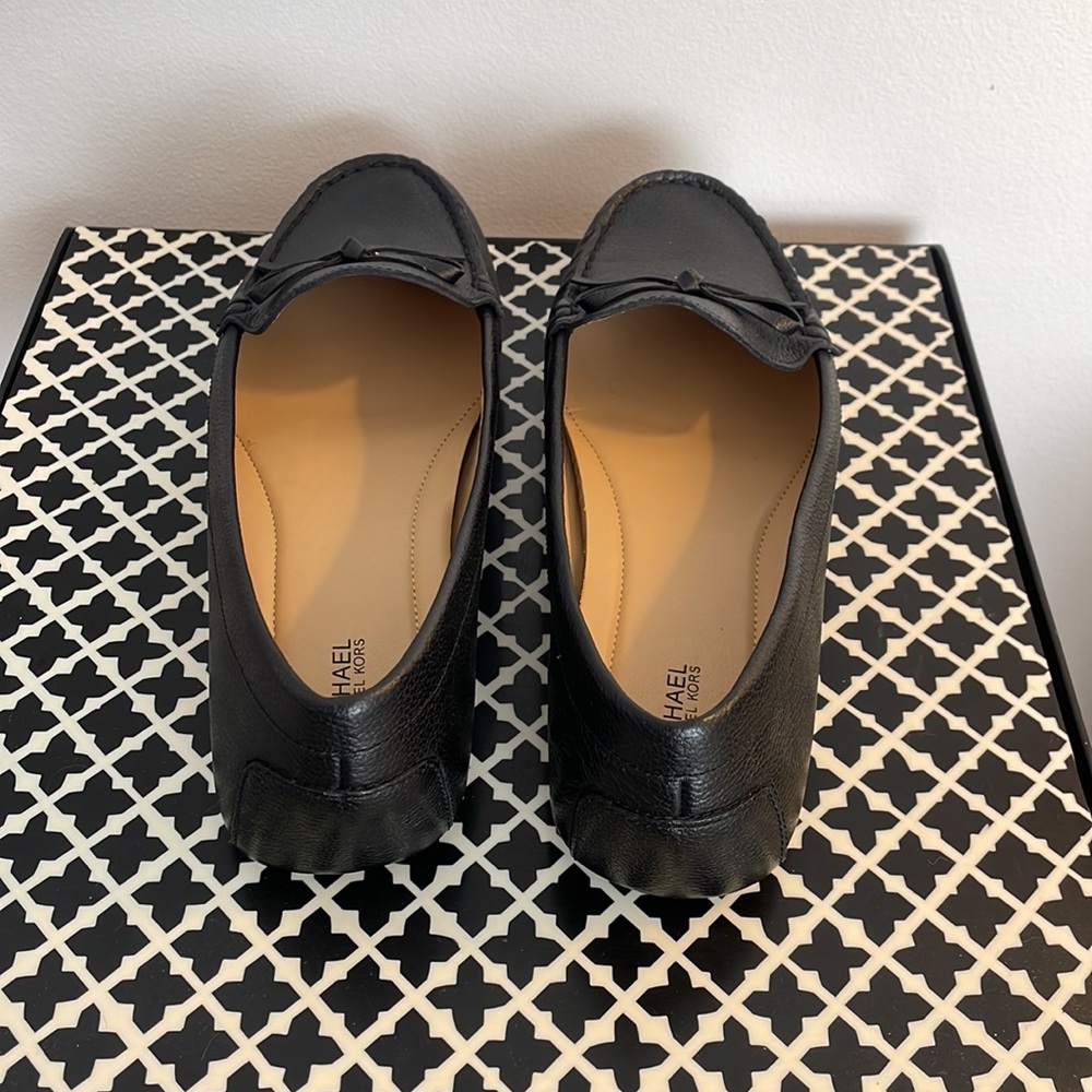 Excellent gently used condition leather loafers - Picture 2 of 7